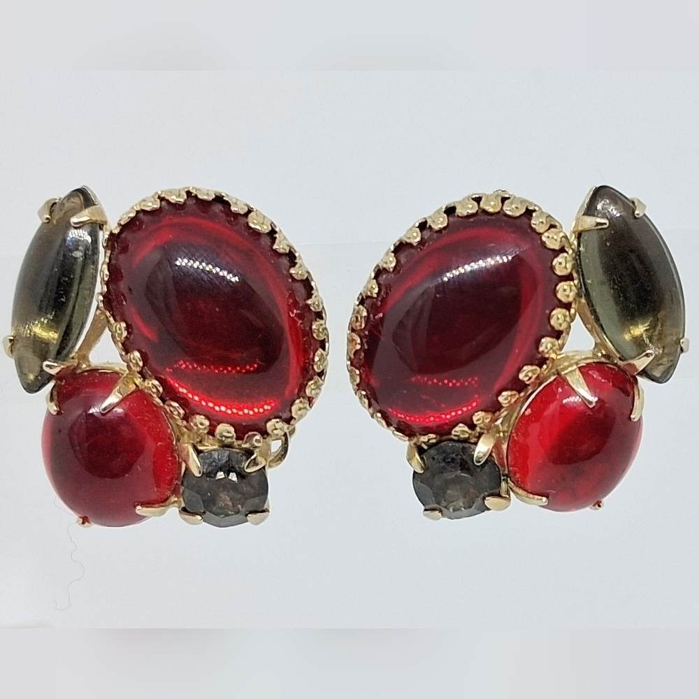 * Vintage Red & Green Regency? Clip On Earrings - Picture 1 of 4